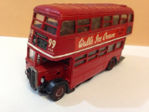 Kit built model - white, metal